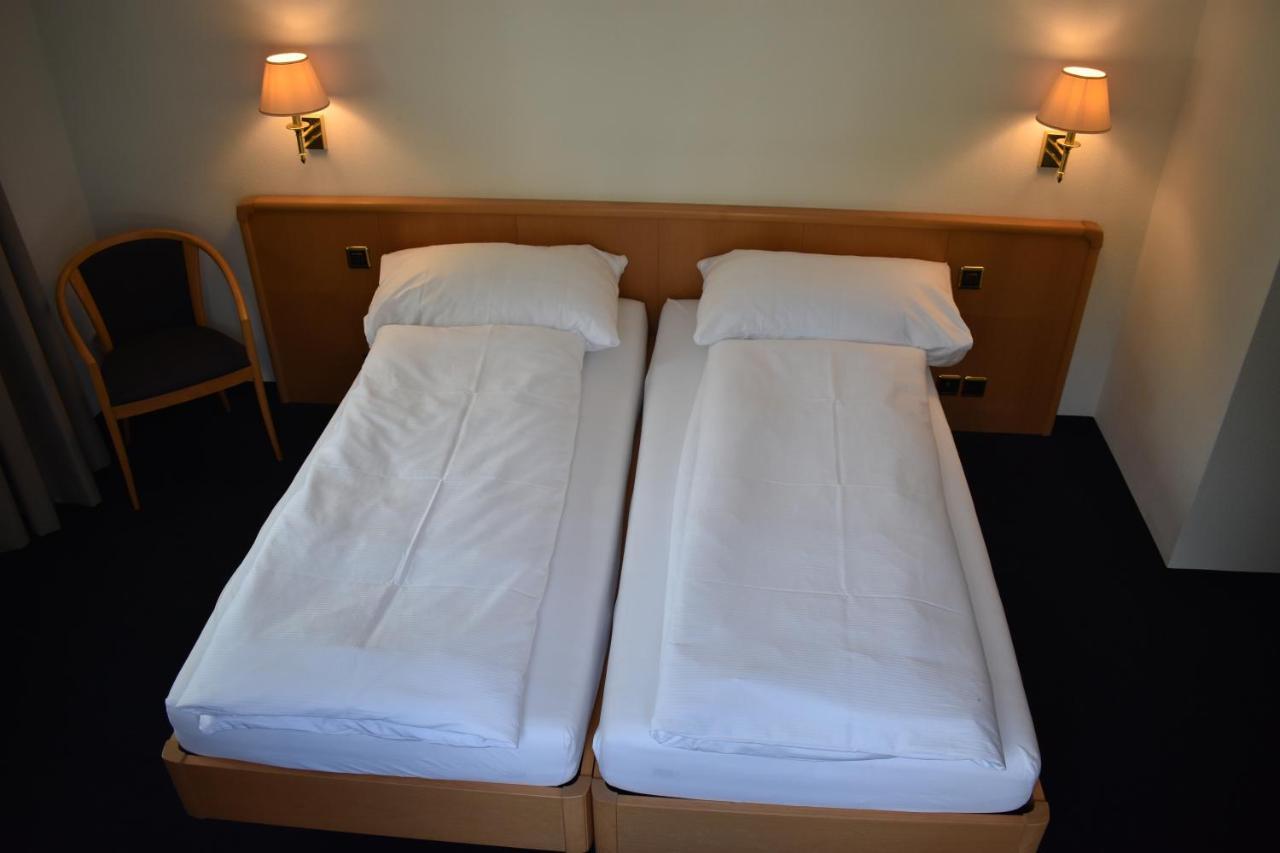 Hotel Schwert Nafels ภายนอก รูปภาพ